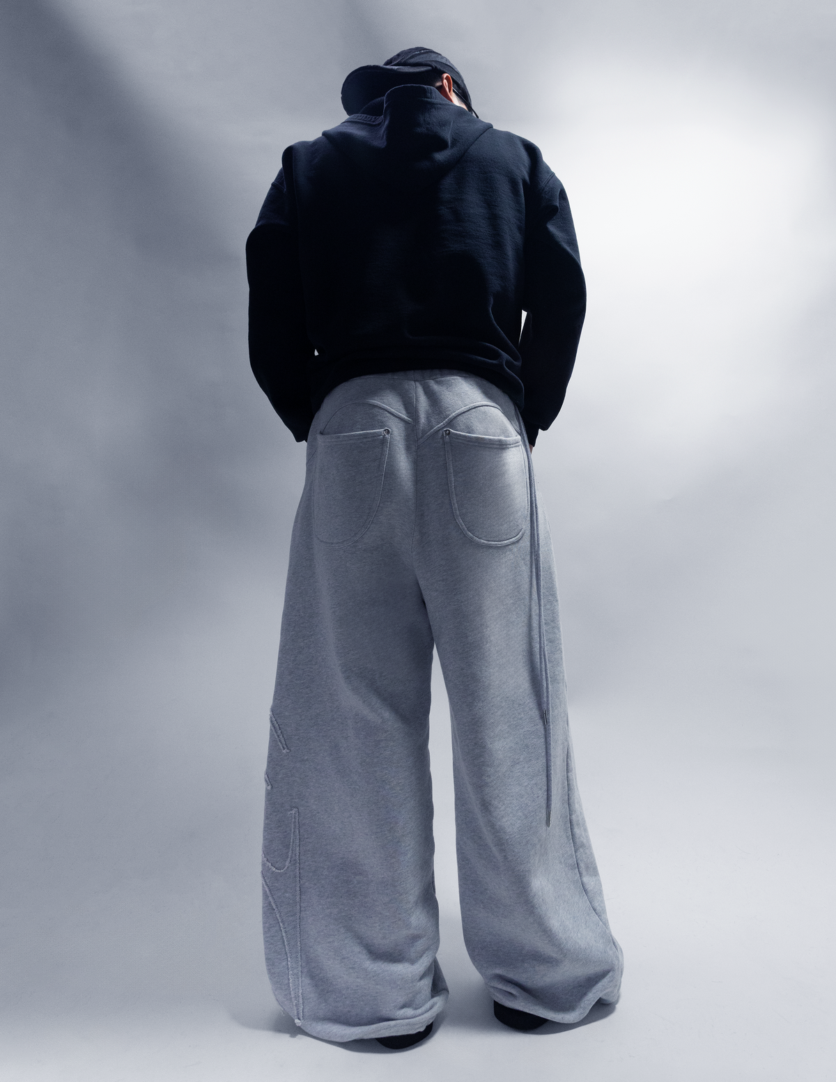 MAHNY GRAY SWEATS