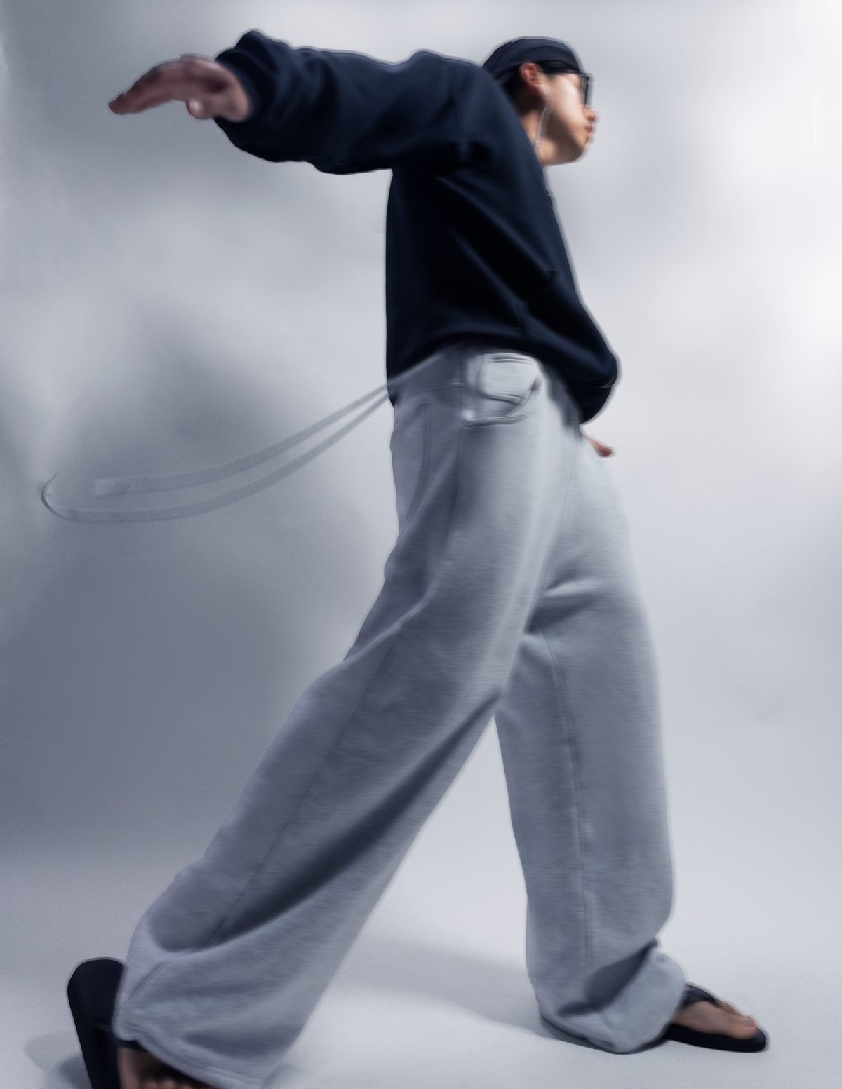 MAHNY GRAY SWEATS